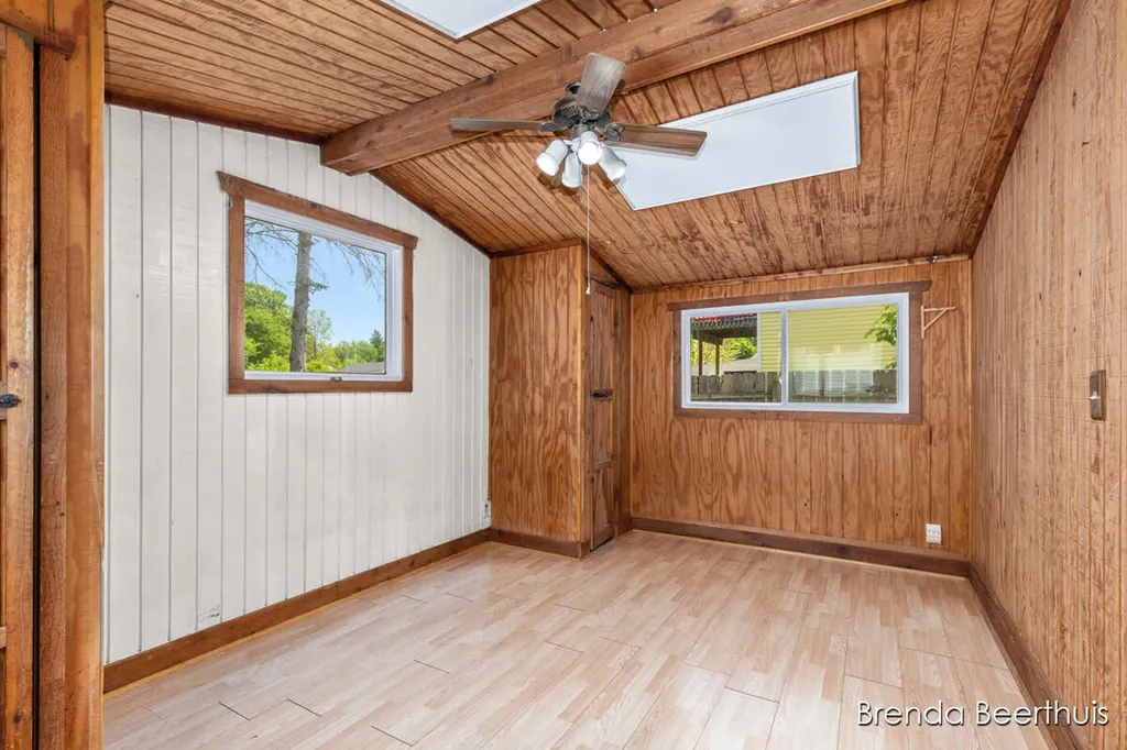 165 E Division Street NE Rockford City MI 49341