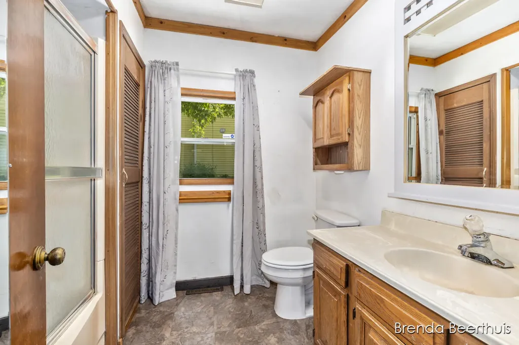 165 E Division Street NE Rockford City MI 49341