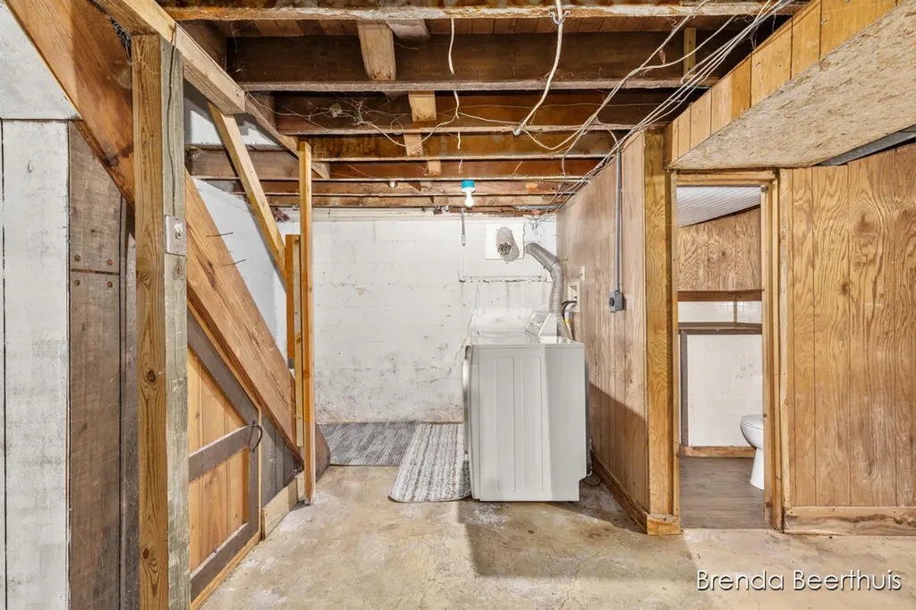 165 E Division Street NE Rockford City MI 49341