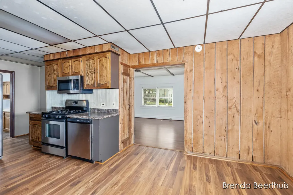 165 E Division Street NE Rockford City MI 49341