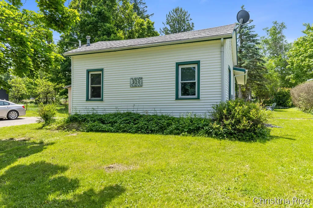 320 E Main Street Unknown City MI 48881
