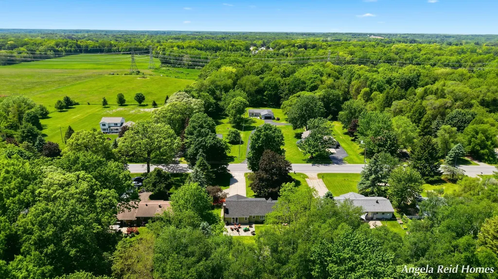 11622 8th Avenue NW Tallmadge Charter Township MI 49534