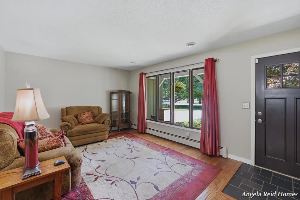 11622 8th Avenue NW Tallmadge Charter Township MI 49534