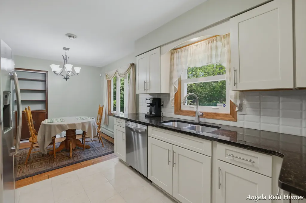 11622 8th Avenue NW Tallmadge Charter Township MI 49534