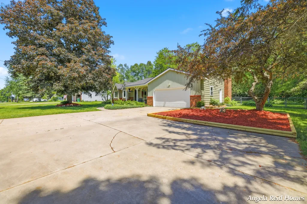 11622 8th Avenue NW Tallmadge Charter Township MI 49534