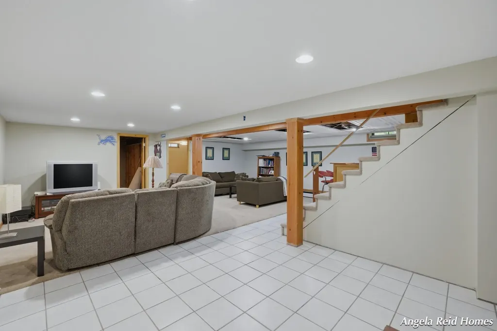 11622 8th Avenue NW Tallmadge Charter Township MI 49534