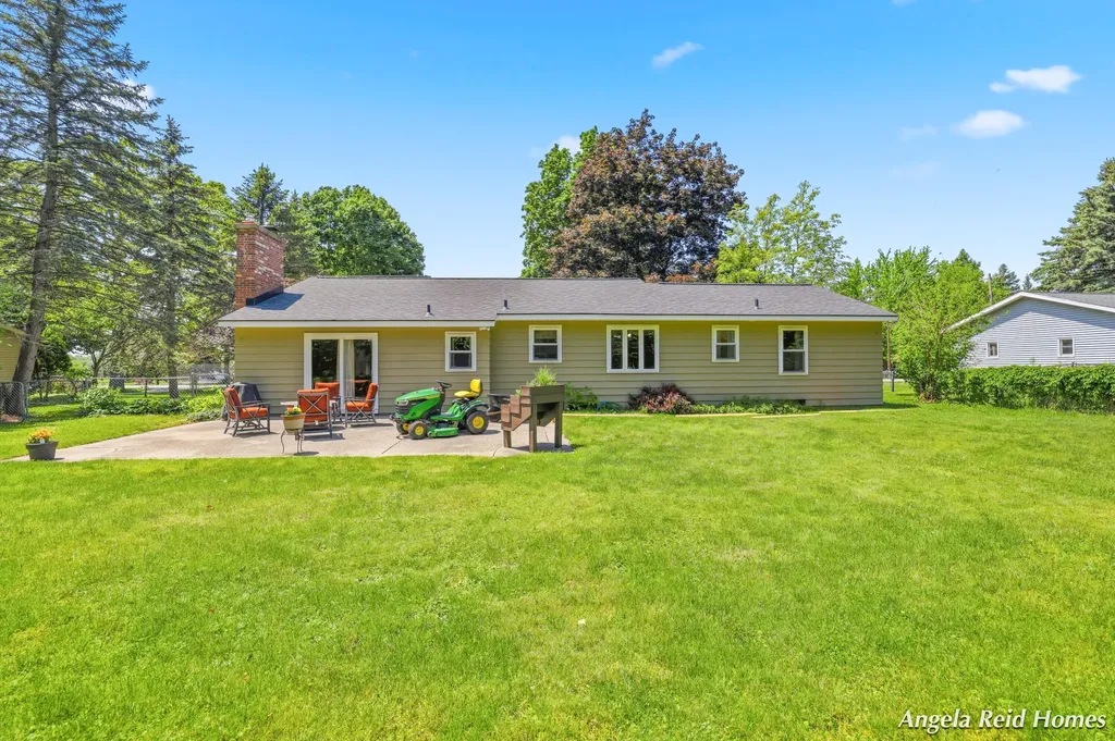 11622 8th Avenue NW Tallmadge Charter Township MI 49534