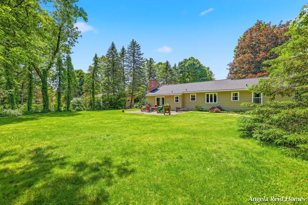 11622 8th Avenue NW Tallmadge Charter Township MI 49534