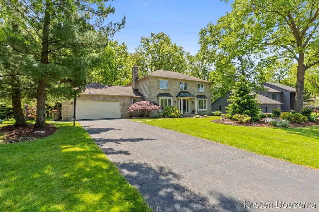 7716 Kirkwall Drive SE Cascade Charter Township MI 49301
