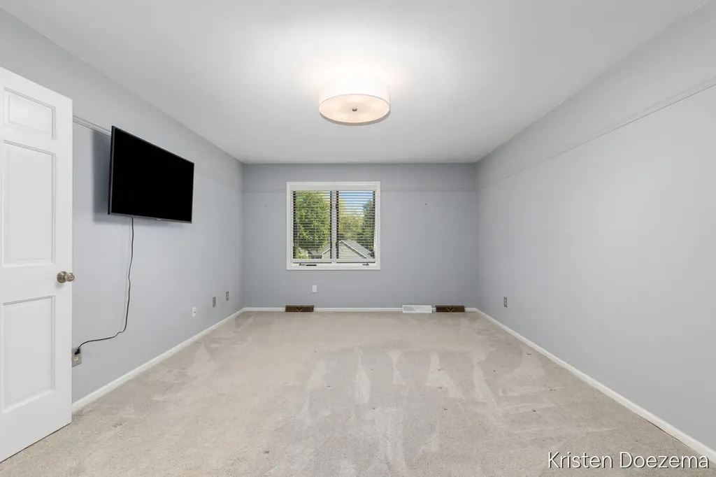 7716 Kirkwall Drive SE Cascade Charter Township MI 49301