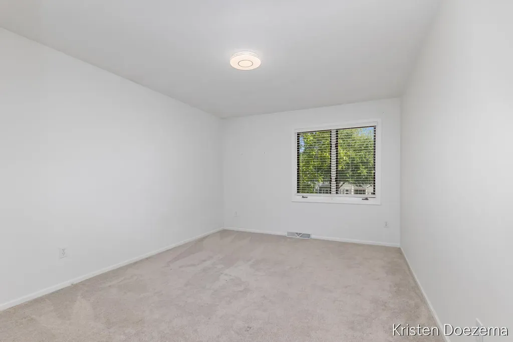 7716 Kirkwall Drive SE Cascade Charter Township MI 49301