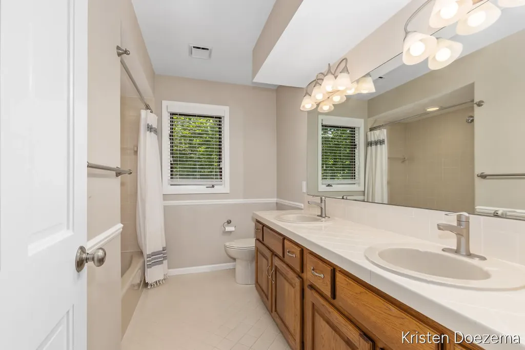7716 Kirkwall Drive SE Cascade Charter Township MI 49301