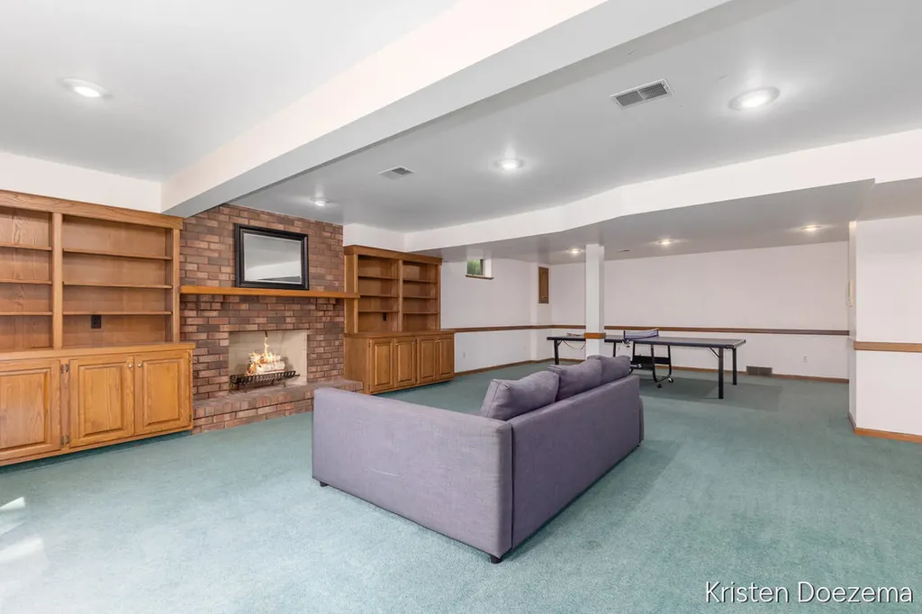 7716 Kirkwall Drive SE Cascade Charter Township MI 49301