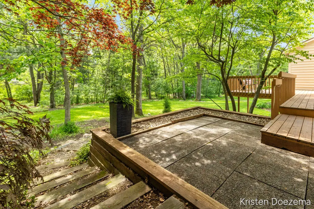 7716 Kirkwall Drive SE Cascade Charter Township MI 49301