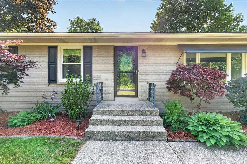 6990 Madison Avenue SE Gaines Charter Township MI 49548