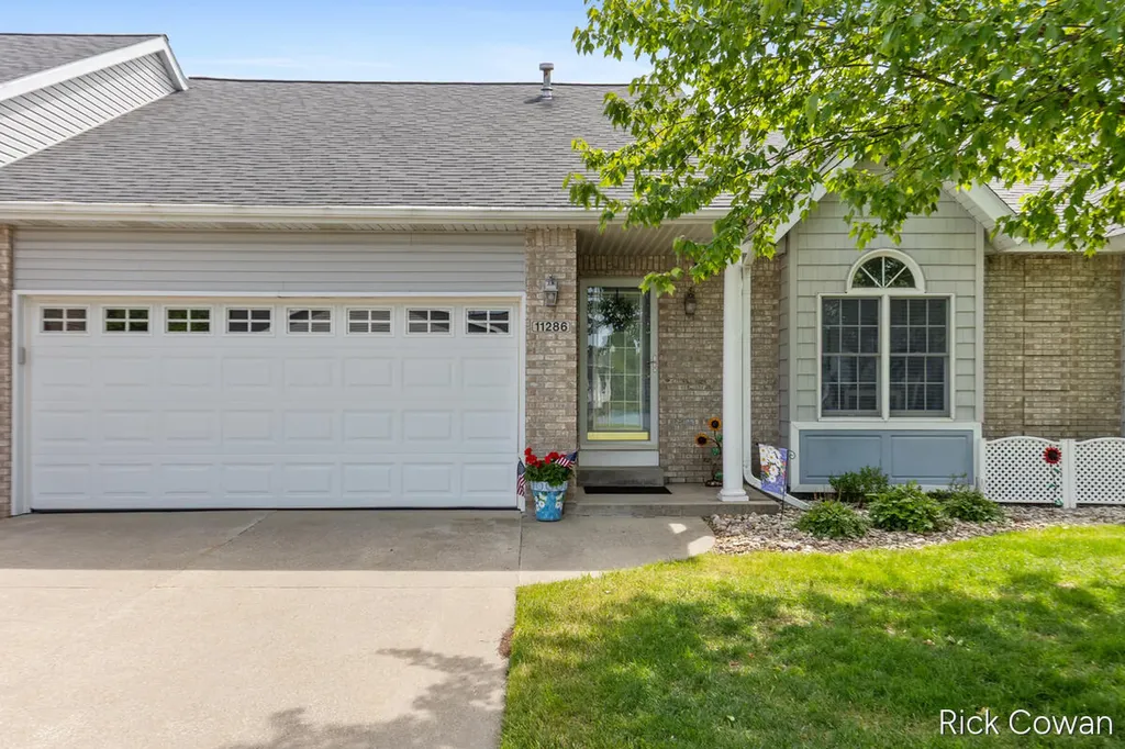 11286 Blue Heron Parkway Holland Charter Township MI 49424