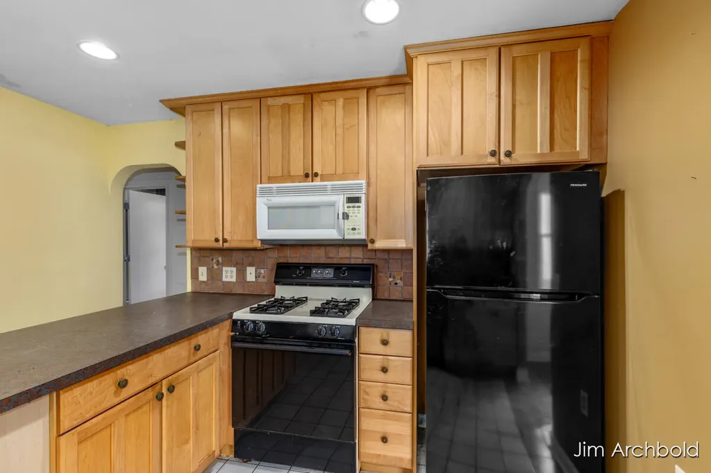 146 Bellevue Street SE Wyoming City MI 49548