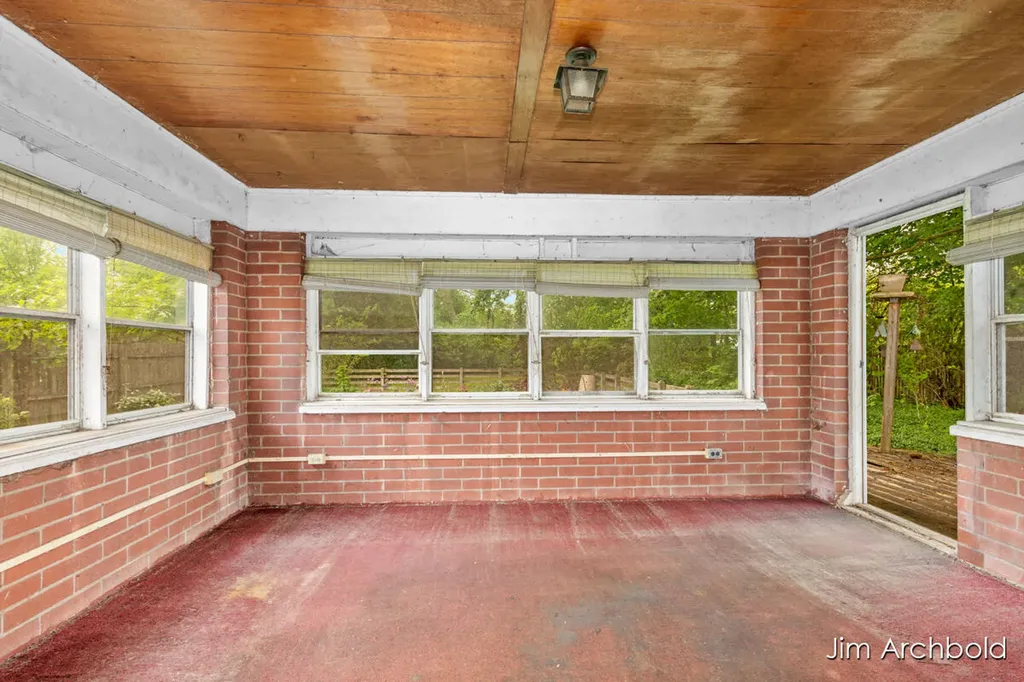 146 Bellevue Street SE Wyoming City MI 49548