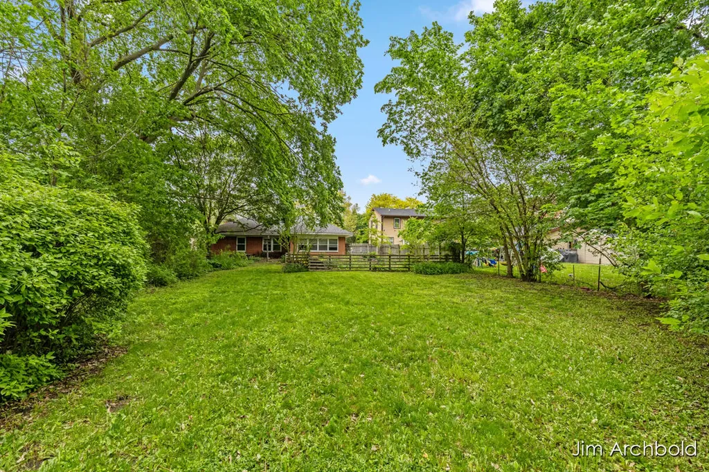 146 Bellevue Street SE Wyoming City MI 49548