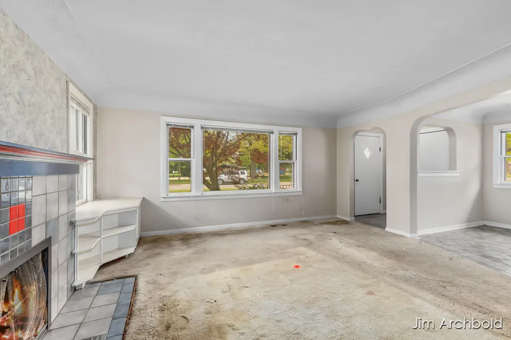 146 Bellevue Street SE Wyoming City MI 49548