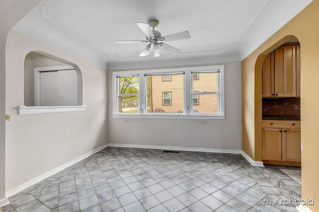 146 Bellevue Street SE Wyoming City MI 49548