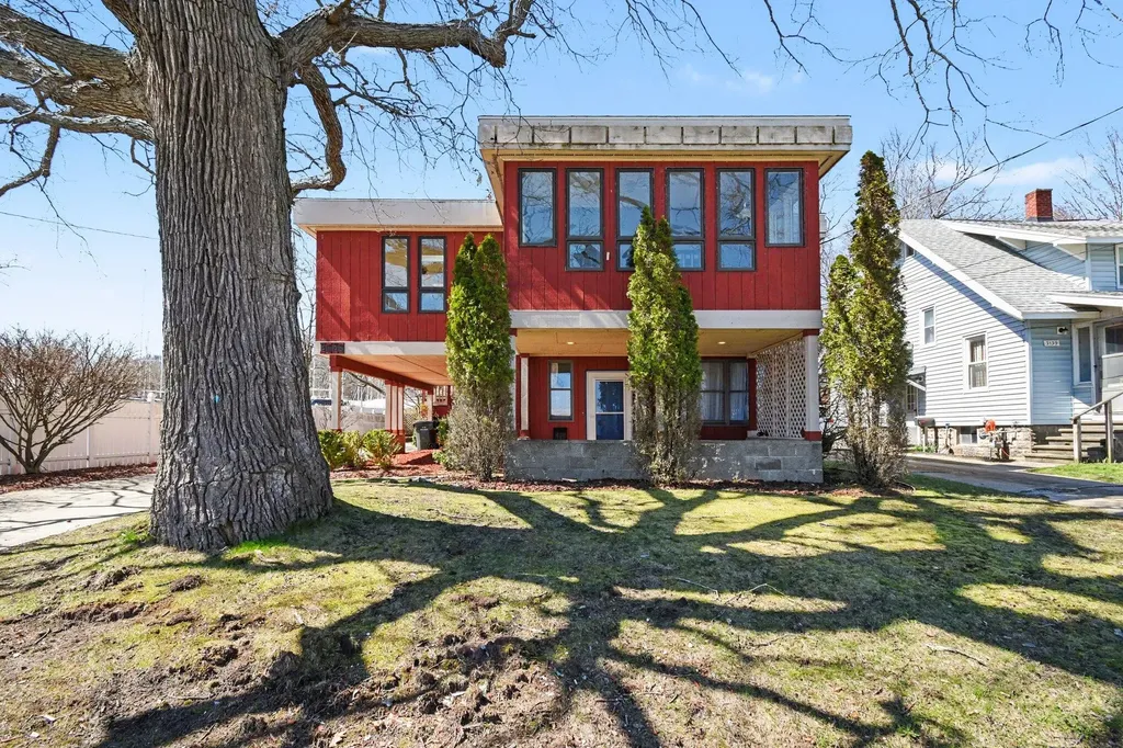 3135 Lakeshore Drive Muskegon City MI 49441