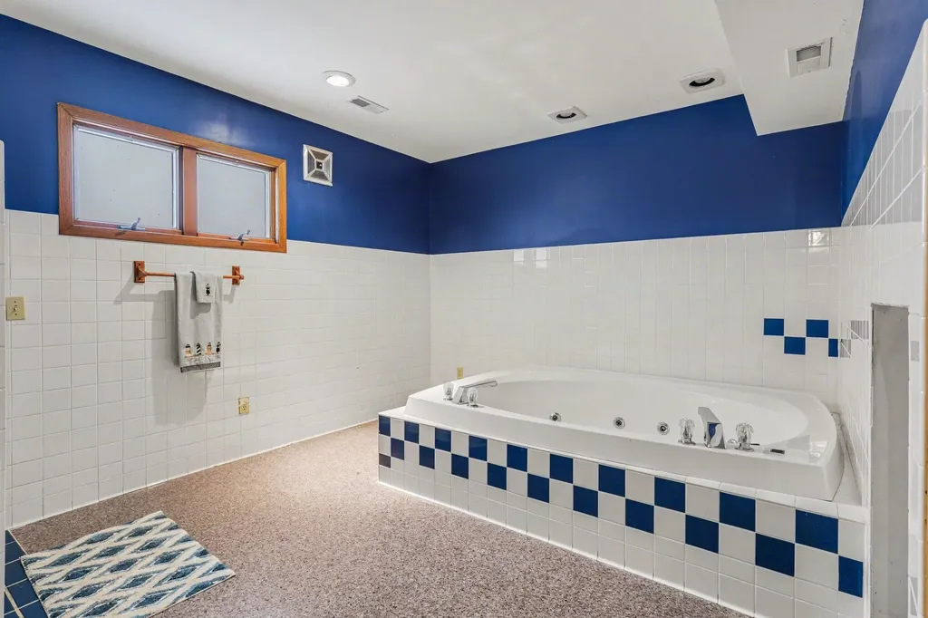 3135 Lakeshore Drive Muskegon City MI 49441