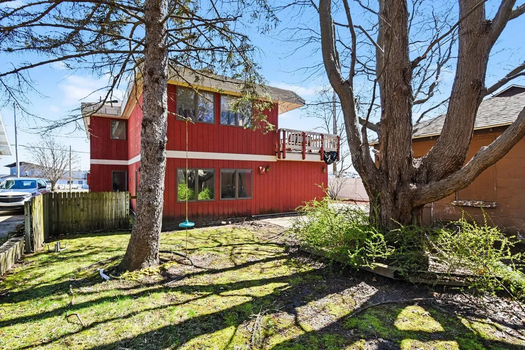 3135 Lakeshore Drive Muskegon City MI 49441