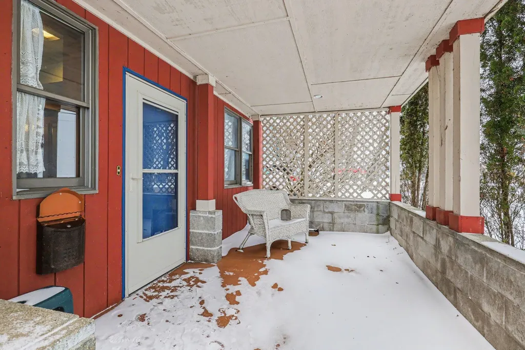 3135 Lakeshore Drive Muskegon City MI 49441