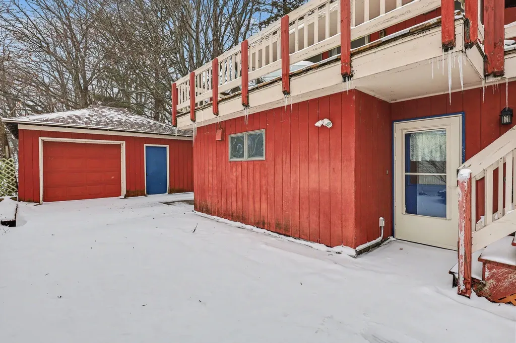 3135 Lakeshore Drive Muskegon City MI 49441