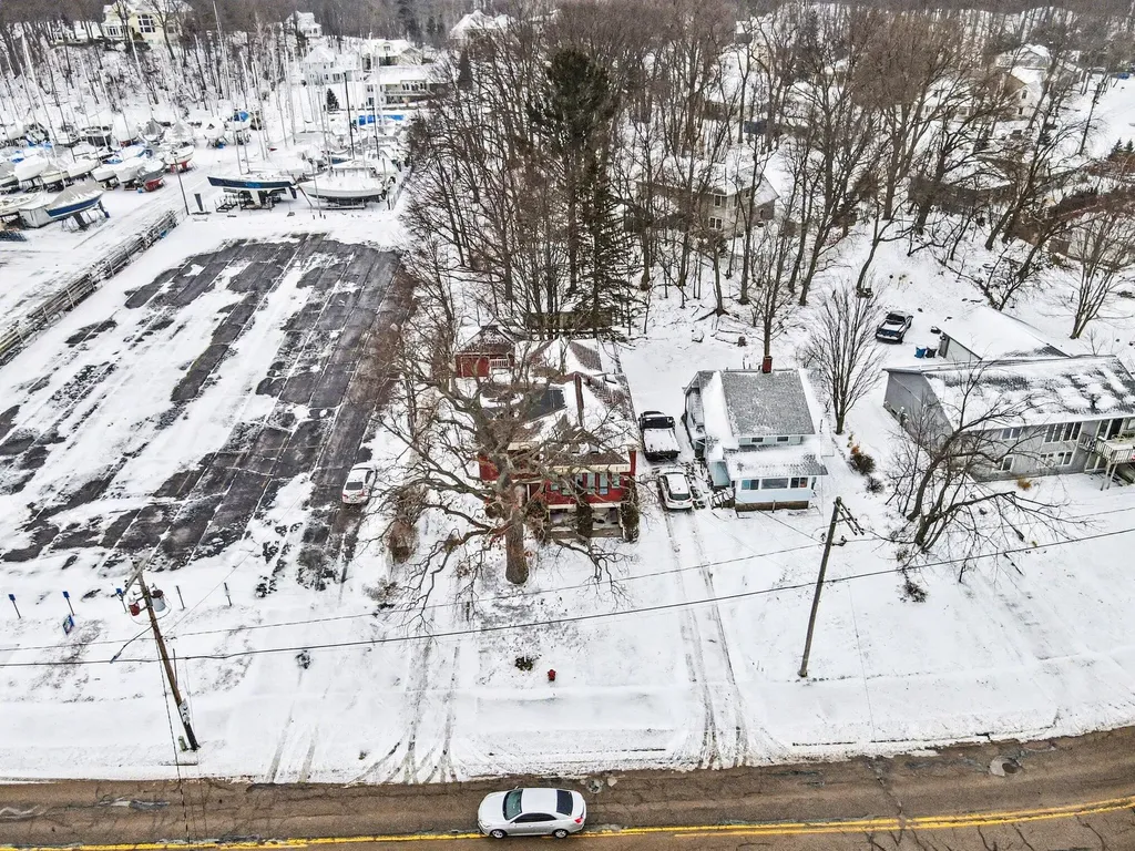 3135 Lakeshore Drive Muskegon City MI 49441