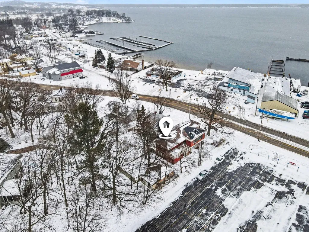 3135 Lakeshore Drive Muskegon City MI 49441