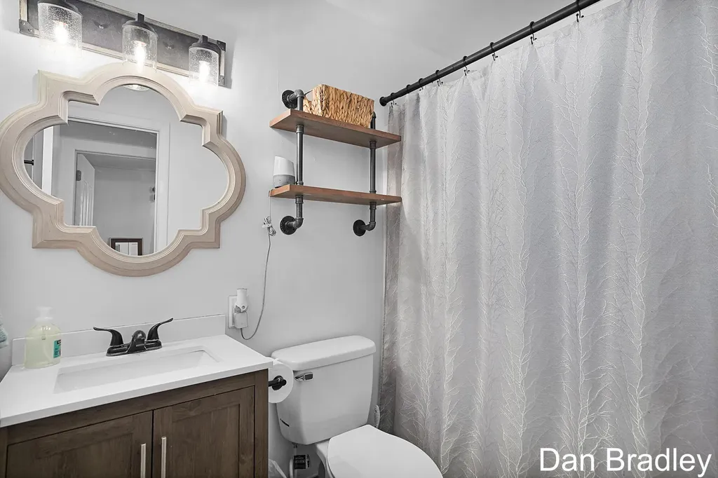 2506 James Avenue Muskegon Charter Township MI 49442