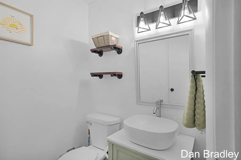 2506 James Avenue Muskegon Charter Township MI 49442