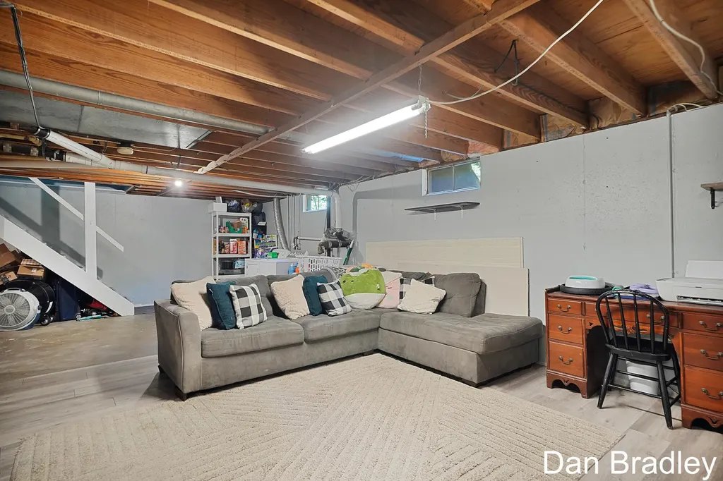 2506 James Avenue Muskegon Charter Township MI 49442