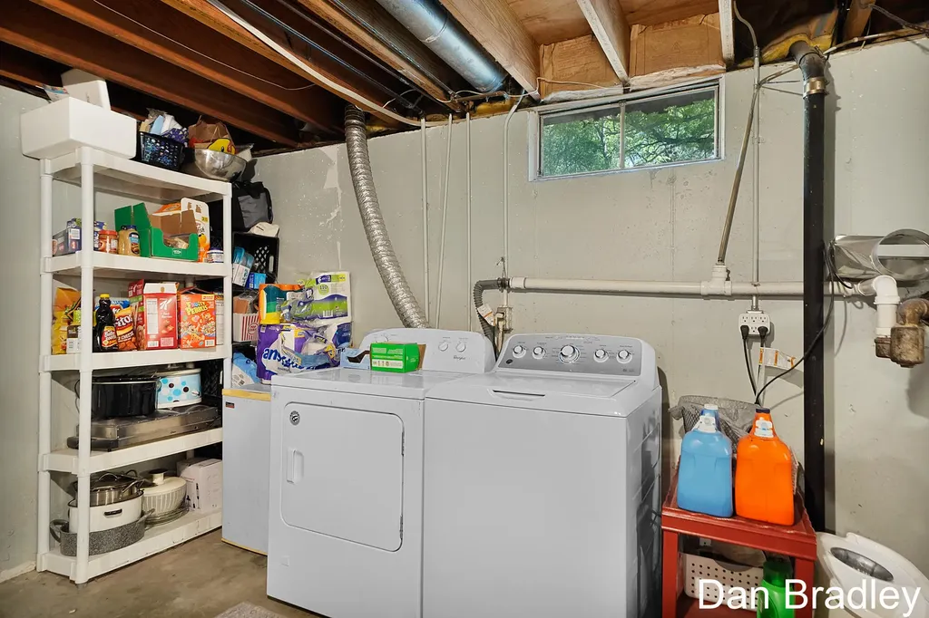 2506 James Avenue Muskegon Charter Township MI 49442