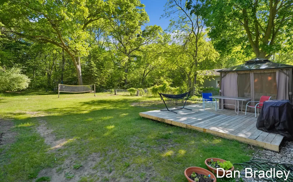 2506 James Avenue Muskegon Charter Township MI 49442