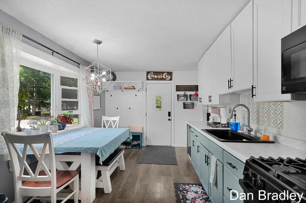 2506 James Avenue Muskegon Charter Township MI 49442