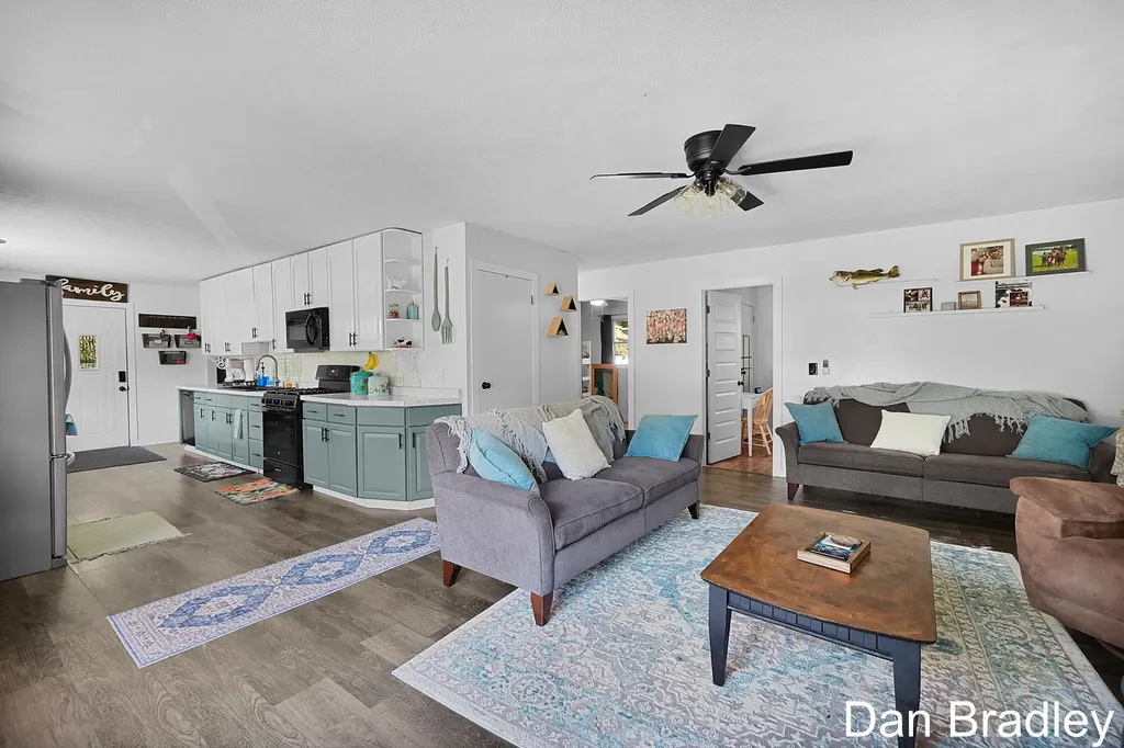 2506 James Avenue Muskegon Charter Township MI 49442