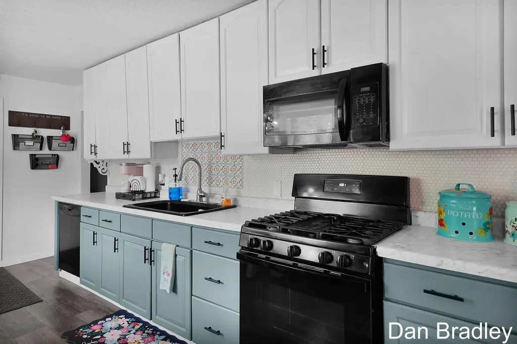 2506 James Avenue Muskegon Charter Township MI 49442