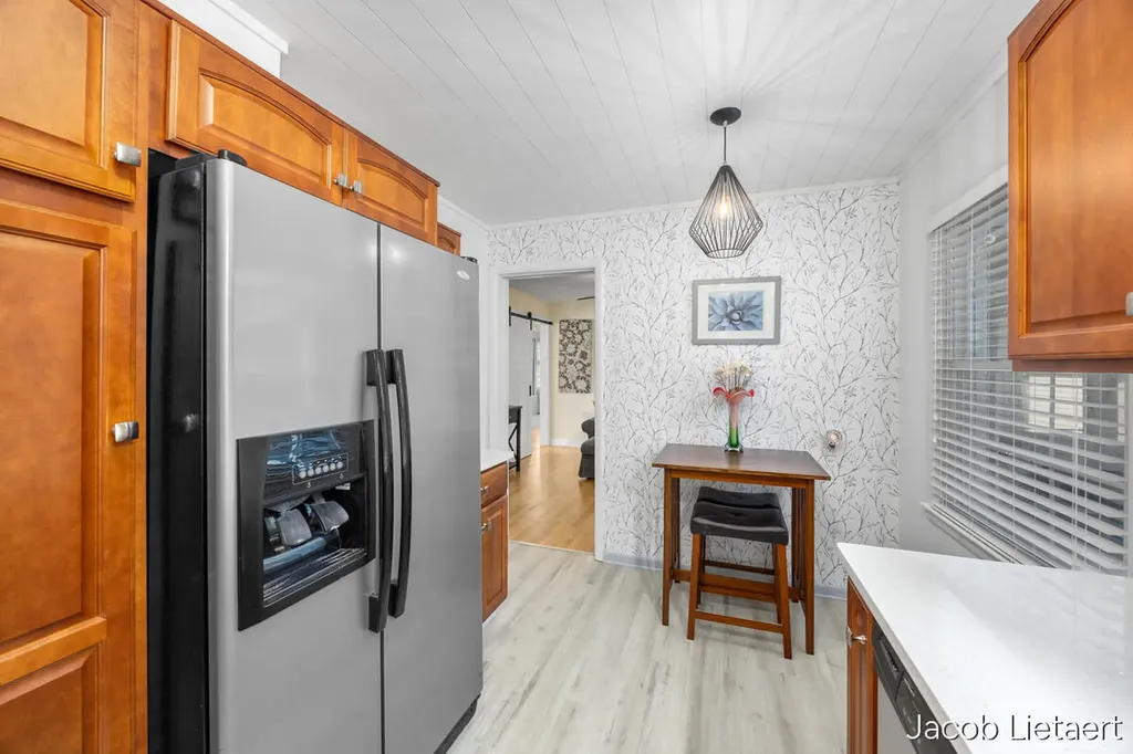 2658 Carlton Avenue NE Grand Rapids City MI 49505