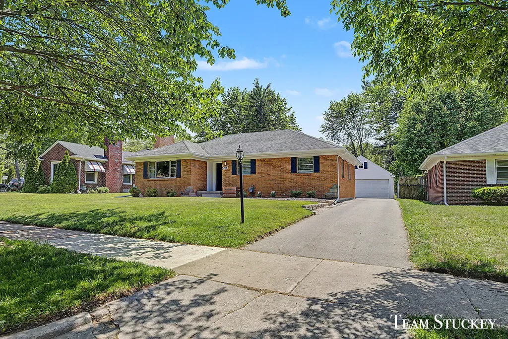 216 Boltwood Drive NE Grand Rapids City MI 49505