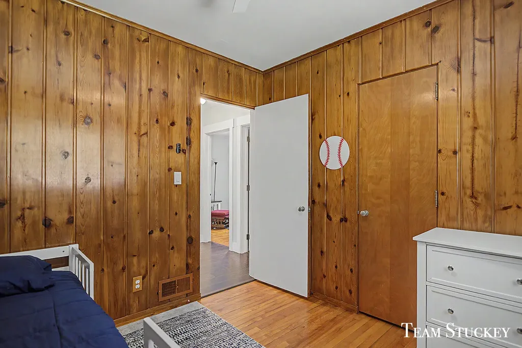 216 Boltwood Drive NE Grand Rapids City MI 49505