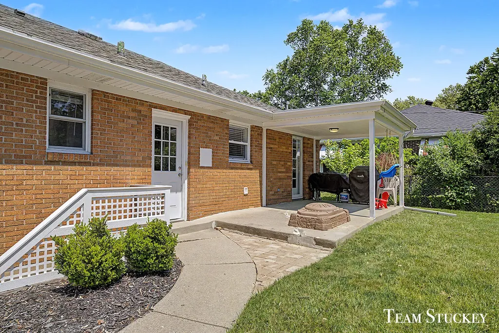 216 Boltwood Drive NE Grand Rapids City MI 49505