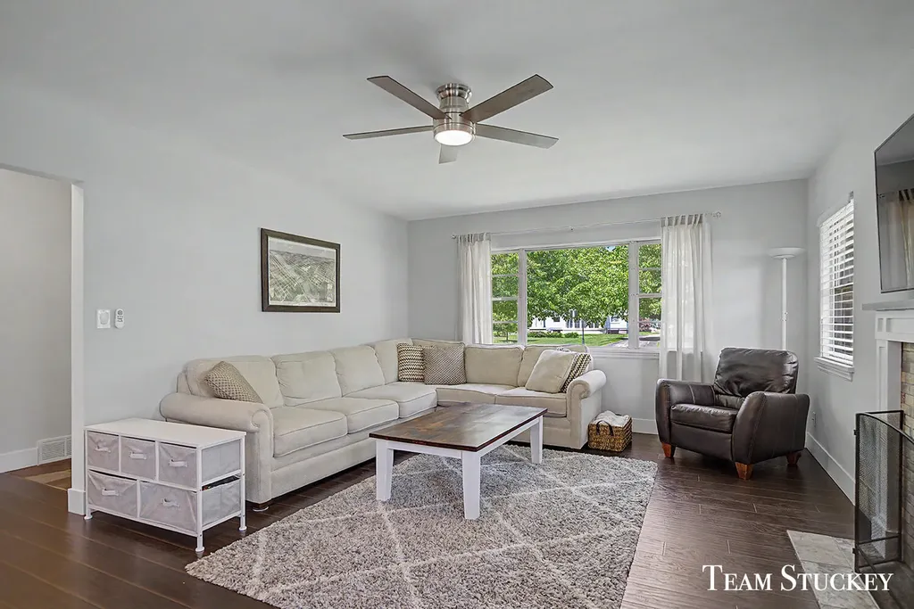 216 Boltwood Drive NE Grand Rapids City MI 49505