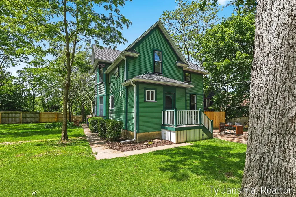 624-628 Prospect Avenue SE Grand Rapids City MI 49503
