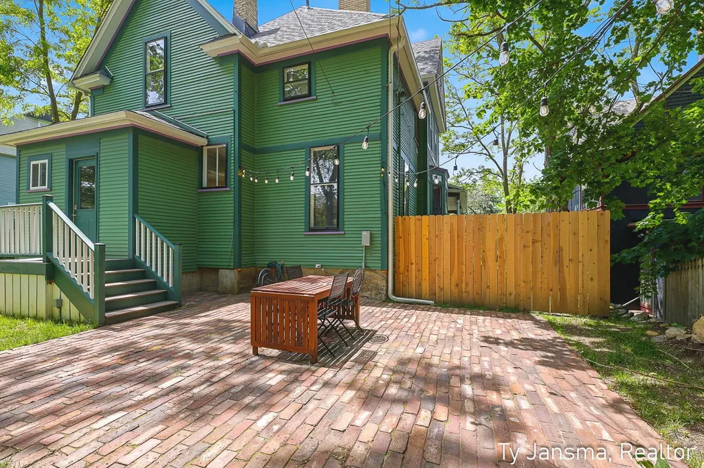 624-628 Prospect Avenue SE Grand Rapids City MI 49503