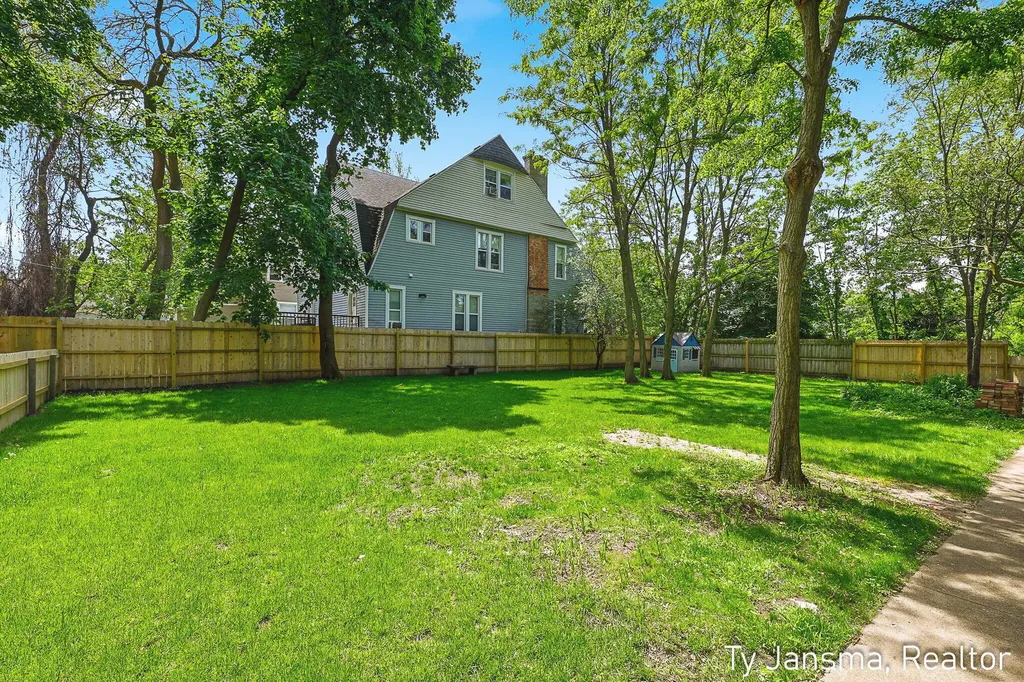 624-628 Prospect Avenue SE Grand Rapids City MI 49503