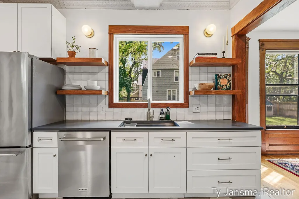 624-628 Prospect Avenue SE Grand Rapids City MI 49503