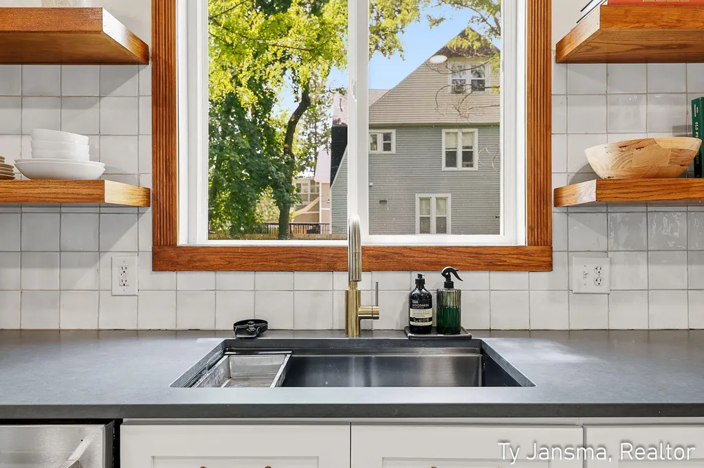 624-628 Prospect Avenue SE Grand Rapids City MI 49503